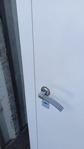 Белая входная дверь Z-1 White металл-металл фото 12